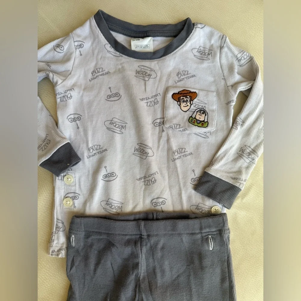 Bundle of boy pajamas gap,Uniqlo and wondershop